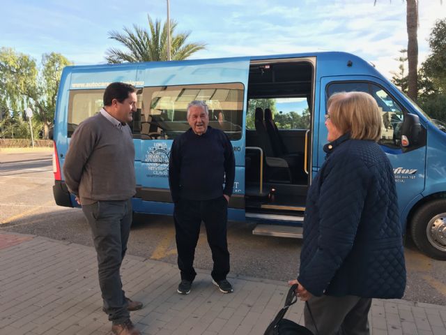 El Ayuntamiento pone en marcha la nueva línea gratuita de autobús entre el parking del Artés Carrasco y el Hospital Rafael Méndez - 1, Foto 1