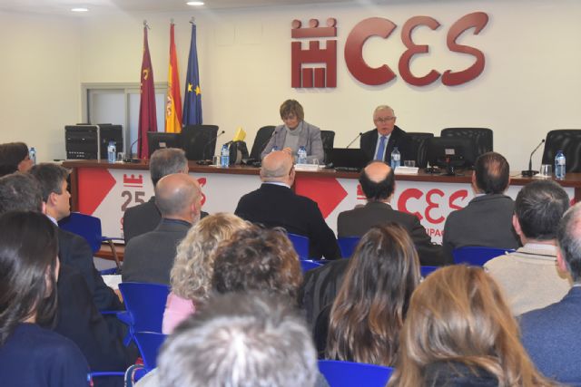 Una investigación coordinada por la Universidad de Murcia analiza el presente y las perspectivas de futuro del salario mínimo interprofesional - 2, Foto 2