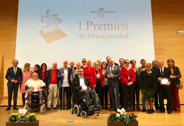 La Comunidad distingue con los I Premios de Discapacidad de la Región a personas que trabajan por la integración de este colectivo - 1, Foto 1