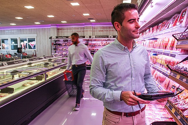 Las empresas de Grupo Fuertes, CEFUSA y eLPOZO ALIMENTACIN trabajan en un proyecto para dar a conocer el grado de bienestar de los animales a granjeros y consumidores, Foto 1