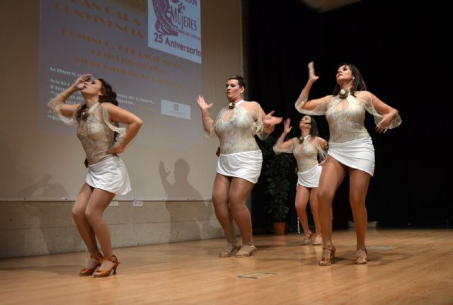 La asociación de mujeres 'Isabel González' celebra su 25° aniversario con una gran fiesta - 1, Foto 1
