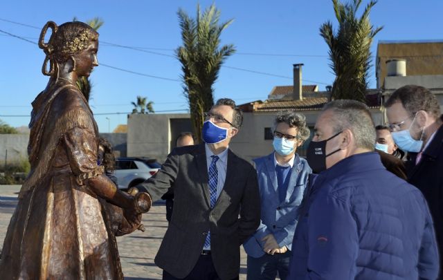 El homenaje a la Mujer Huertana de José Hernández, parada obligada en la Vía Verde a su paso por Los Ramos - 2, Foto 2