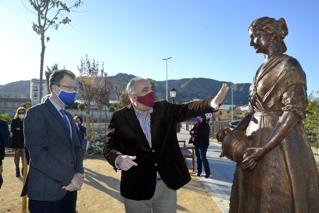 El homenaje a la Mujer Huertana de José Hernández, parada obligada en la Vía Verde a su paso por Los Ramos - 3, Foto 3
