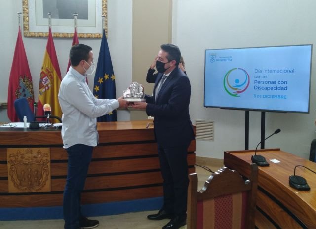 Paco Cascales y el colegio Eusebio Martínez reciben un reconocimiento en el Día de las Personas con Discapacidad - 2, Foto 2
