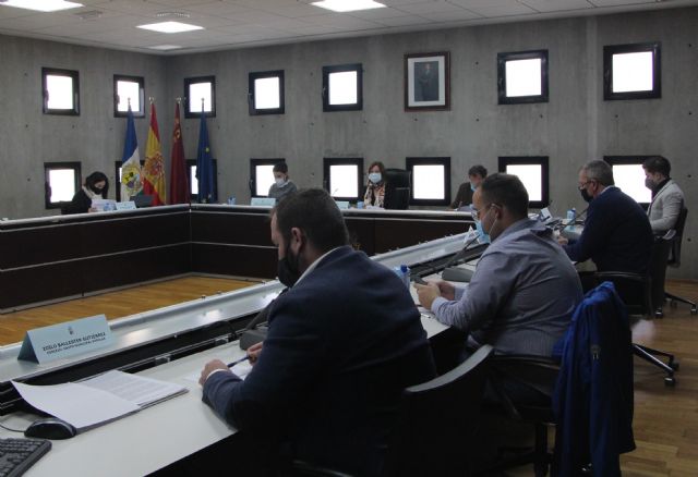 El Pleno aprueba por unanimidad nombrar Hijo Predilecto a D. Miguel Pérez Fernández - 1, Foto 1