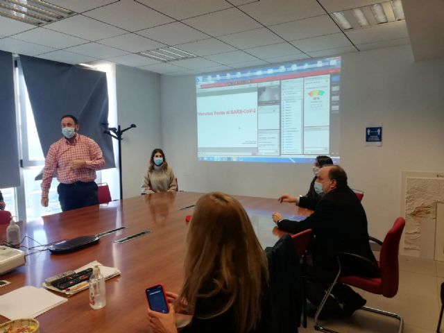 Salud comienza hoy la formación a profesionales de Atención Primaria para la administración de la vacuna frente a la Covid - 1, Foto 1