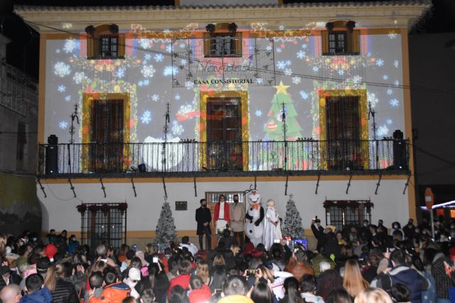 Con el Encendido Oficial de Luces y el ´mapping´ en la fachada del Ayuntamiento, Archena inicia así la Navidad - 2, Foto 2
