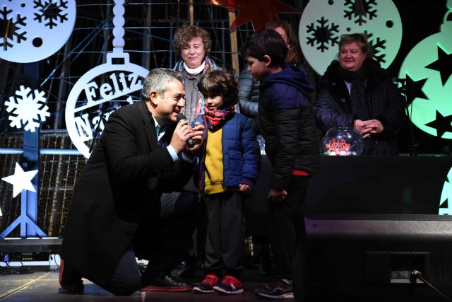 Comienza la Navidad en Alcantarilla con el encendido de la iluminación especial en Adolfo Suárez - 1, Foto 1