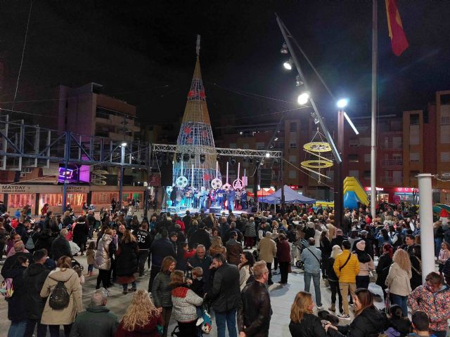 Comienza la Navidad en Alcantarilla con el encendido de la iluminación especial en Adolfo Suárez - 2, Foto 2