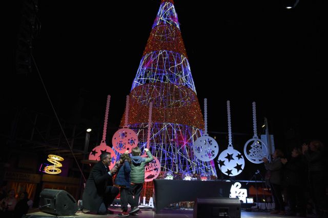 Comienza la Navidad en Alcantarilla con el encendido de la iluminación especial en Adolfo Suárez - 5, Foto 5