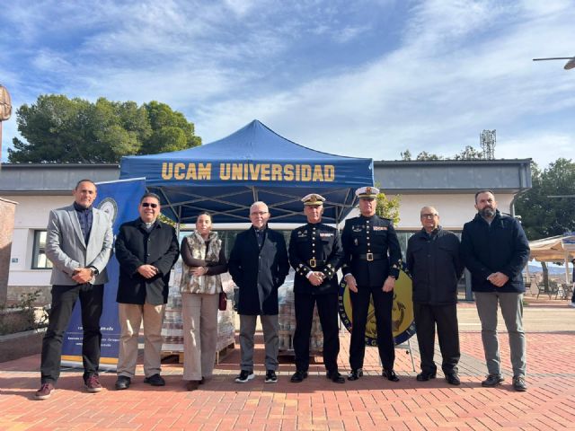 UCAM Cartagena renueva su apoyo a la 'Tonelada Solidaria' organizada por la Armada - 1, Foto 1