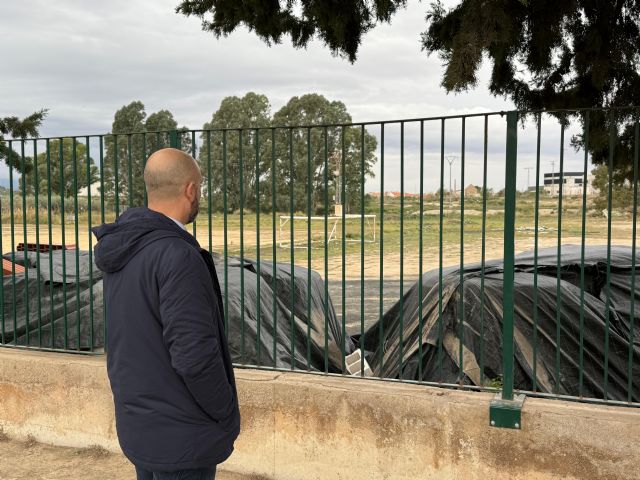 El PSOE denuncia la inacción del PP y pide la retirada inmediata de residuos peligrosos en los campos de fútbol municipales - 3, Foto 3