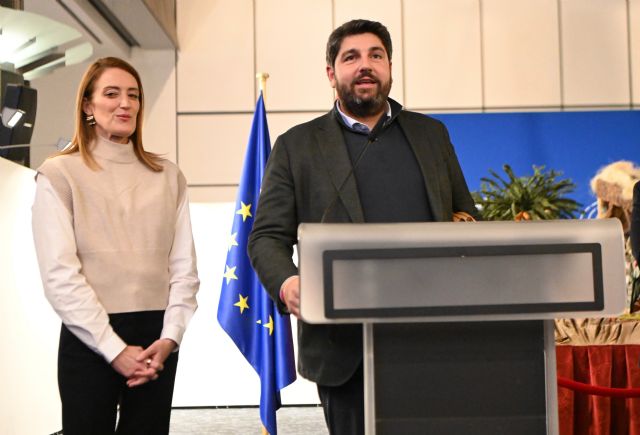 López Miras participa en la inauguración del belén de la Región de Murcia instalado por cuarto año consecutivo en el Parlamento Europeo - 2, Foto 2