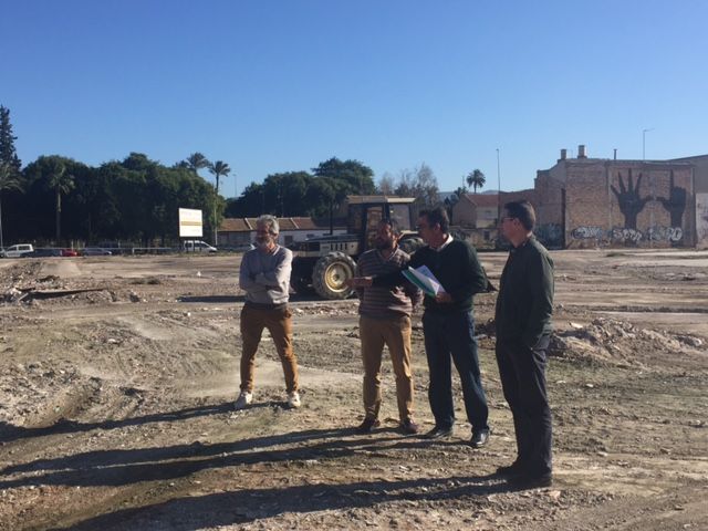 El Ayuntamiento limpia 338.000 m2 en más de 100 solares municipales del casco urbano y pedanías durante 2016 - 4, Foto 4