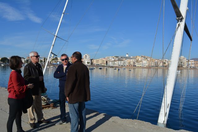 El operativo de reflote del Penélope necesitará la participación de dos grúas de grandes dimensiones para poder sacarlo a puerto - 3, Foto 3