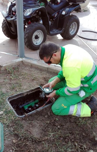 El Ayuntamiento de Águilas implanta un moderno sistema de ahorro de agua en parques y jardines del municipio - 1, Foto 1