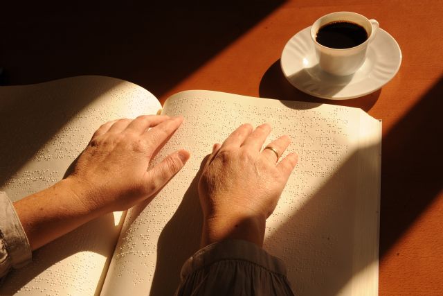 Más de 285 millones de personas ciegas del mundo reivindican el Braille para acceder a la lectura, y poder utilizar bienes y servicios con garantías - 2, Foto 2