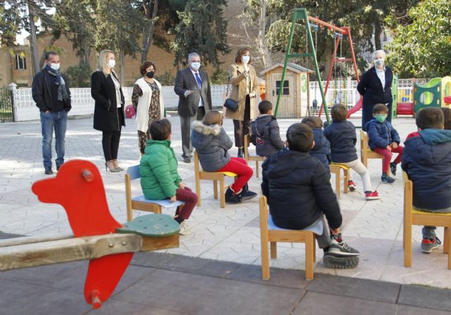 Medio centenar de menores tutelados reciben sus regalos de Navidad - 1, Foto 1