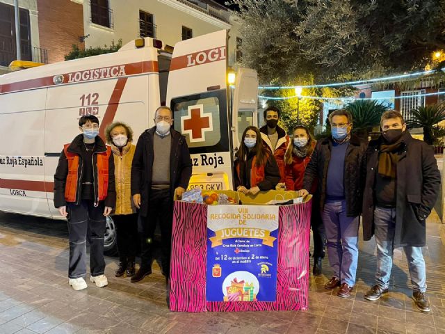 El Paso Blanco entrega a Cruz Roja cerca de 1000 juguetes y productos de material escolar - 2, Foto 2