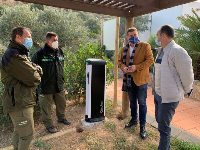 El Gobierno regional instala cargadores de vehículos eléctricos en los parques regionales - 1, Foto 1