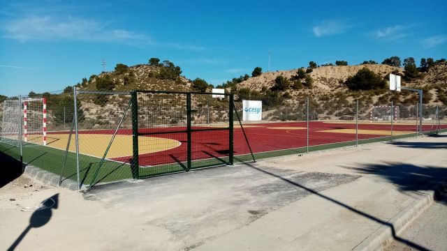 El Ayuntamiento de Molina de Segura ha construido en la zona oeste de Altorreal una pista polideportiva útil para la práctica de fútbol sala y baloncesto - 1, Foto 1