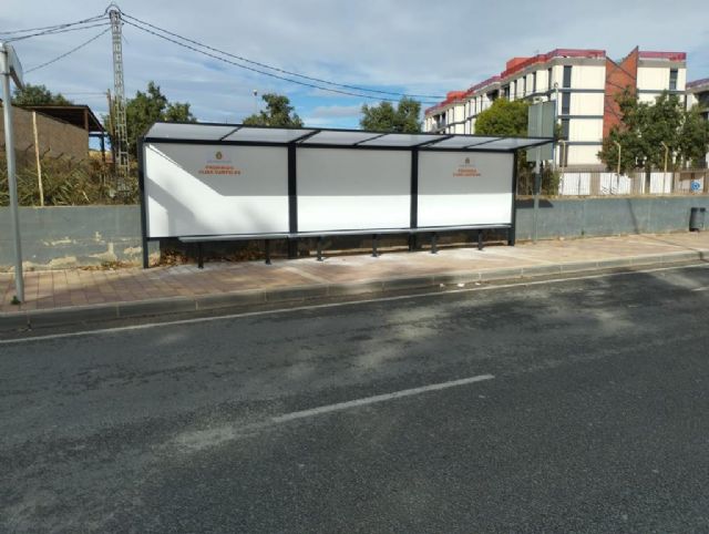 El Ayuntamiento de Lorca destina cerca de 30.000 euros al arreglo y la instalación de nuevas marquesinas este año 2022 - 2, Foto 2
