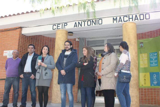 El Colegio Antonio Machado cuenta con nueva pavimentación en el suelo del patio - 1, Foto 1