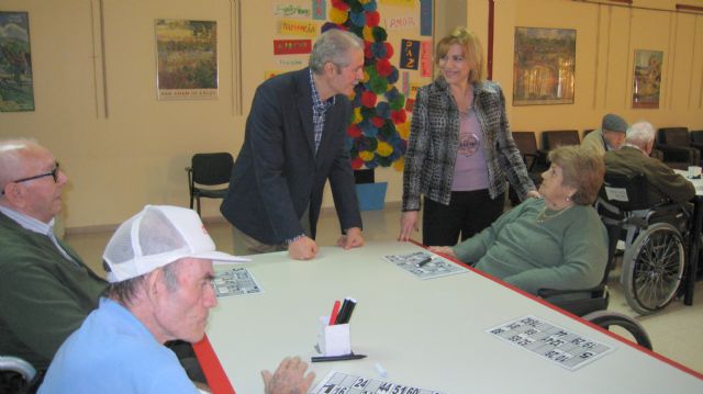 Violante Tomás visita a las personas mayo es de la Residencia de San Basilio en Murcia - 2, Foto 2