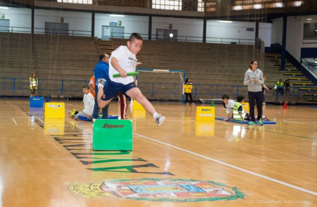 Jugando al Atletismo pone a correr a cerca de trescientos alevines - 5, Foto 5