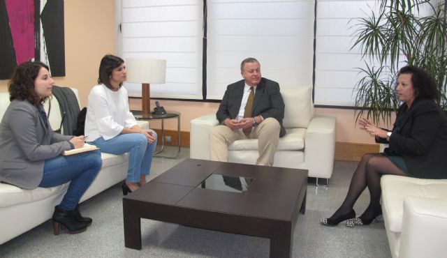 El consejero de Fomento se reúne con la alcaldesa de Santomera - 1, Foto 1