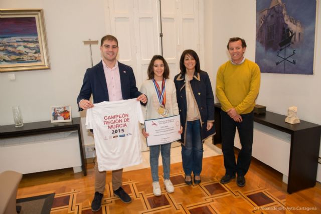 Segado recibe a la piragüista cartagenera Lucía Degano, campeona regional infantil - 3, Foto 3