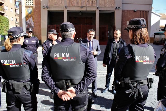 Desde hoy la Policía Local de Alcantarilla pasa a tener 58 chalecos antibalas y contar con las suficientes medidas preventivas de seguridad - 3, Foto 3