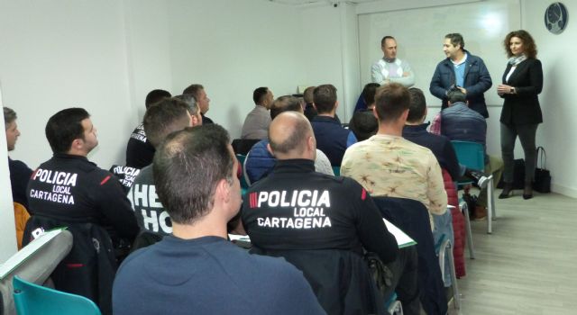 CSIF forma a 30 policías locales en ‘cuestiones administrativas y actuaciones con conductores y vehículos extranjeros’ - 1, Foto 1