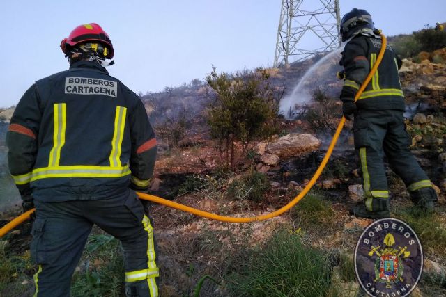 Extinguido un fuego en la Sierra de la Fausilla de Escombreras - 1, Foto 1