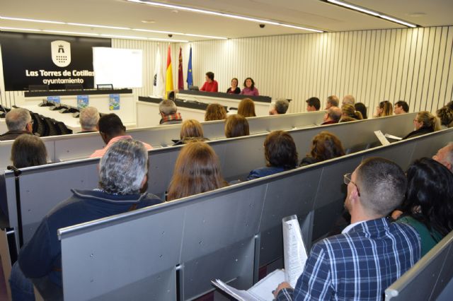Las asociaciones de vecinos conocen los presupuestos participativos 2019, que contarán con 350.000 euros - 4, Foto 4