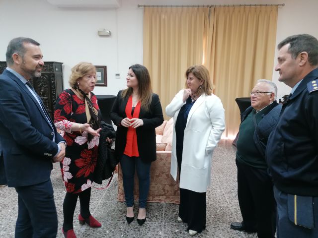 380 alumnos asisten a la conferencia del científico Amador Menéndez en la Academia General del Aire - 2, Foto 2