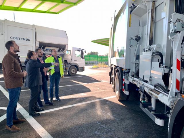 La empresa municipal de limpieza Limusa adquiere tres nuevos recolectores que reducirán emisiones y ruido durante el proceso de recogida de residuos - 1, Foto 1