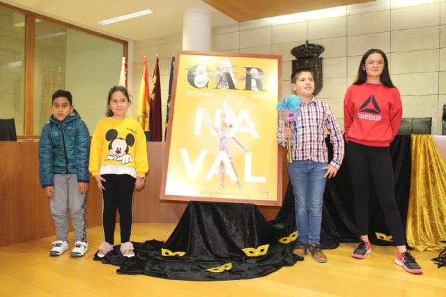 Wilson Xavier Gavilanes y Kiara María López Voduta, ambos del Colegio La Milagrosa; Musa y don Carnal infantiles del Carnaval de este año 2020 - 2, Foto 2