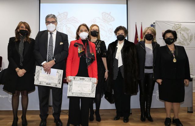 La Real Academia de Medicina premia a una investigadora y un egresado de la UCAM - 1, Foto 1