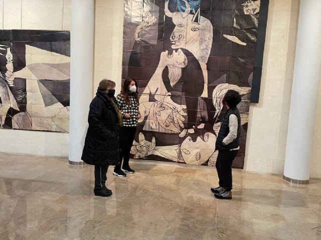 Las concejalías de Museos y Educación acercan Cieza al Guernica en una exposición en el Siyâsa - 1, Foto 1