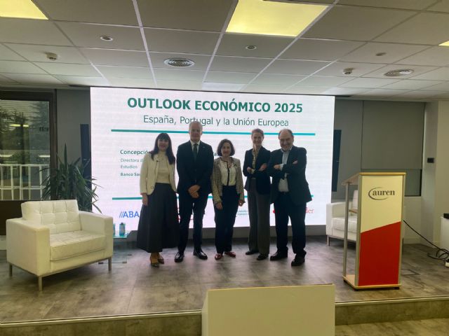 La Cámara de Comercio e Industria Hispano Portuguesa realiza sus predicciones económicas para 2025, en colaboración con Banco Santander y Abanca - 1, Foto 1