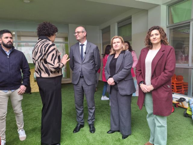 72 ni&ntilde;os de Puerto Lumbreras ya disfrutan de la escuela infantil municipal Juan L�pez totalmente reformada, Foto 2