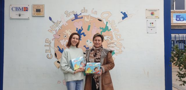 El Ayuntamiento ha repartido 100 libros de Bruno y Firu: una historia valiente entre todos los centros escolares de Jumilla - 4, Foto 4