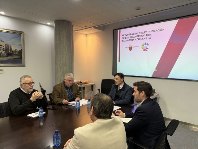 El Gobierno regional reclama al Ministerio una revisión urgente de las infraestructuras de tren que conectan la Región con el resto del territorio - 2, Foto 2