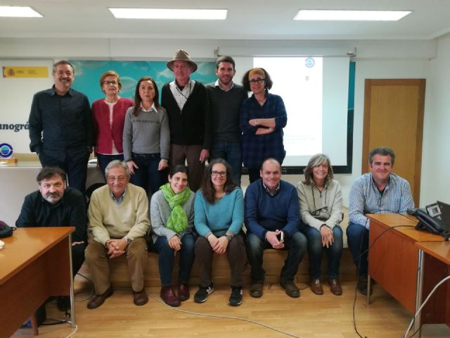 La Comunidad y el Instituto Español de Oceanografía analizan el potencial de los bivalvos en la recuperación del Mar Menor - 1, Foto 1