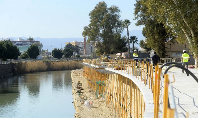 Las obras del paseo fluvial ´Murcia Río´ encaran su ecuador y el Ayuntamiento inicia la revegetación de las motas - 3, Foto 3