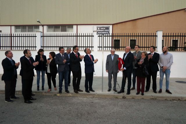 El Ayuntamiento dedica una calle a Enrique López Bustamante, fundador de la fábrica de Chocolate ‘Supremo’ - 1, Foto 1