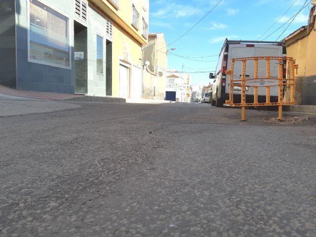 Adjudican las obras de renovación de redes de agua potable y alcantarillado, y pavimentado en la calle Teniente Pérez Redondo, Foto 3