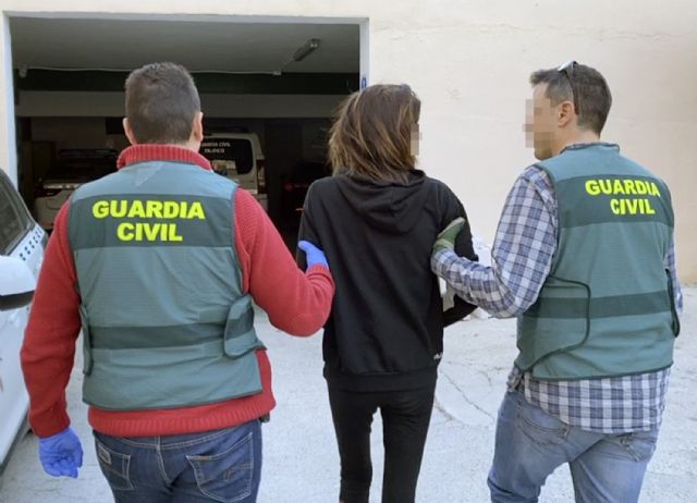 La Guardia Civil detiene a una pareja de delincuentes itinerantes dedicada a estafar y a robar a personas de avanzada edad