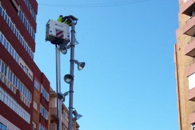La Plaza de Alicante renueva el alumbrado público con la instalación de proyectores led - 1, Foto 1